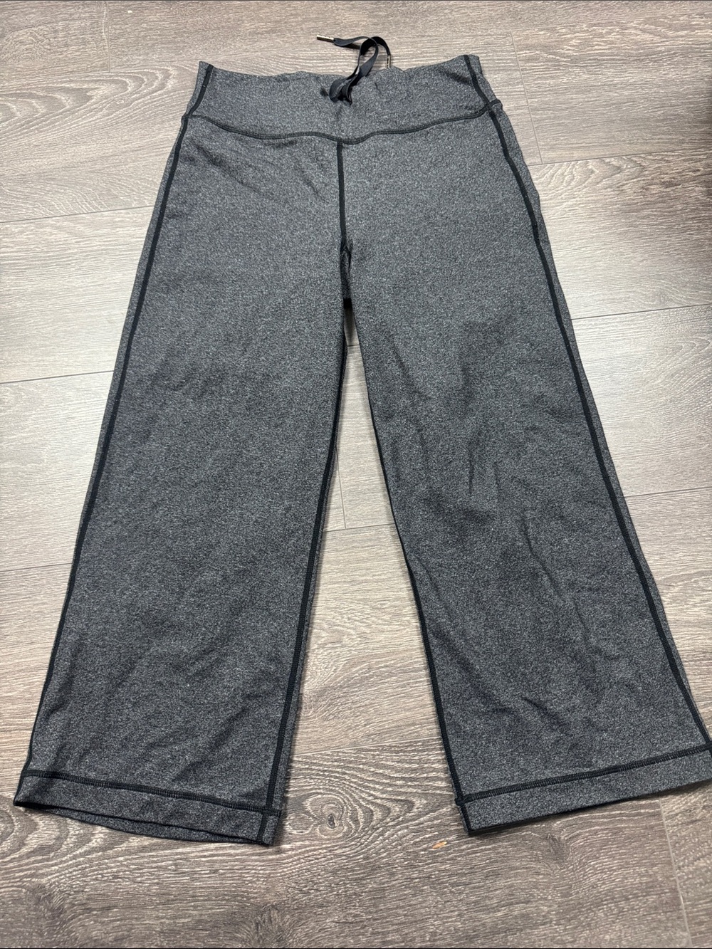 Lululemon Charcoal Grey Wide-Leg Pants – Estimated Size Small